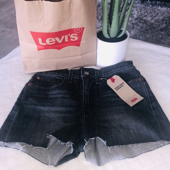 NWT, Levi’s High-Rise Shorts, Grey/Black Festival - Picture 2 of 2